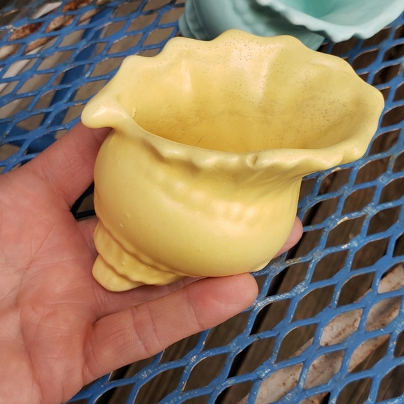 Pottery shell vases, blue, yellow mini - Picture 2 of 9
